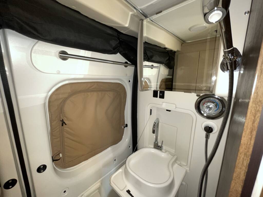 Winnebago TRAVATO 59K camper van
