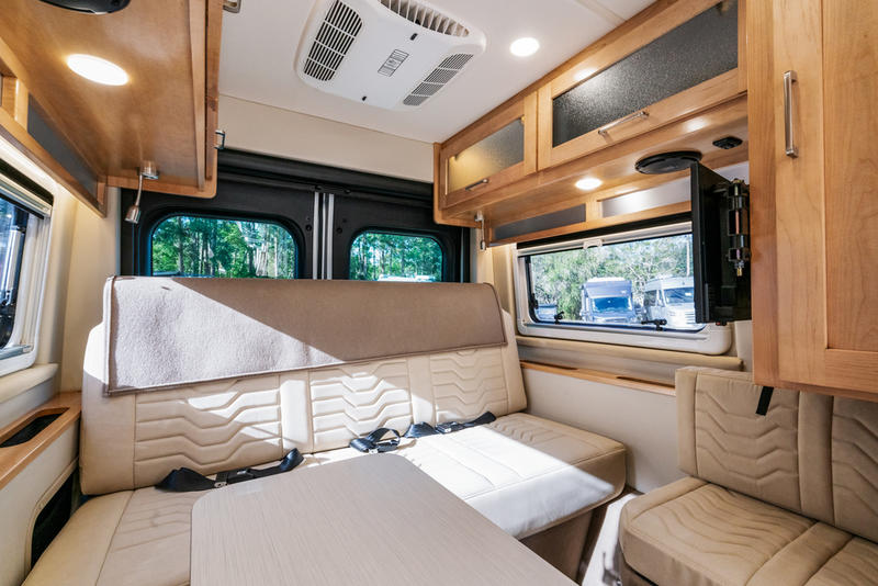 Coachmen Nova 20C Pop-Top camper van