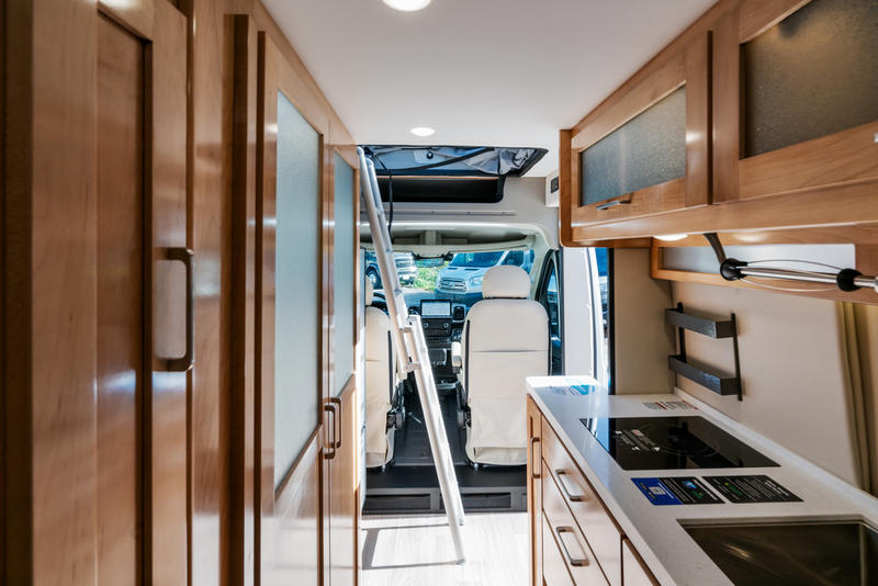 Coachmen Nova 20C Pop-Top camper van