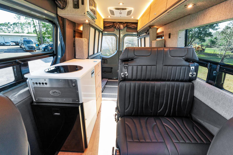 Storyteller Overland Classic MODE camper van