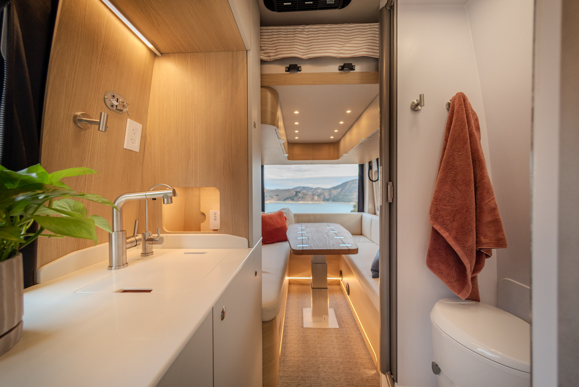 Noovo Plus camper van