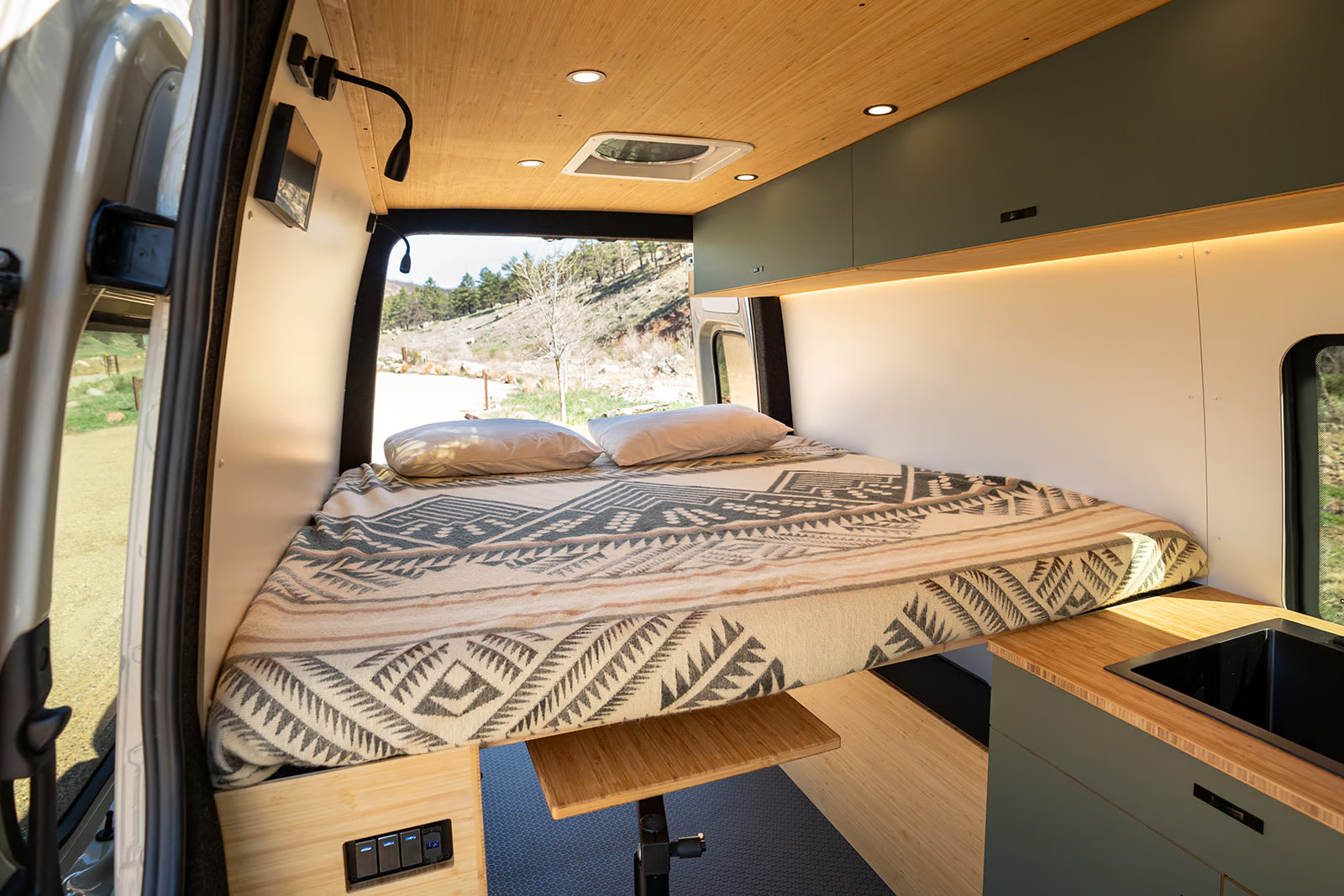 Geotrek Vans Albatross (2WD) camper van