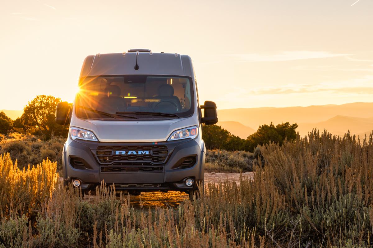 DM Vans LV-5 camper van